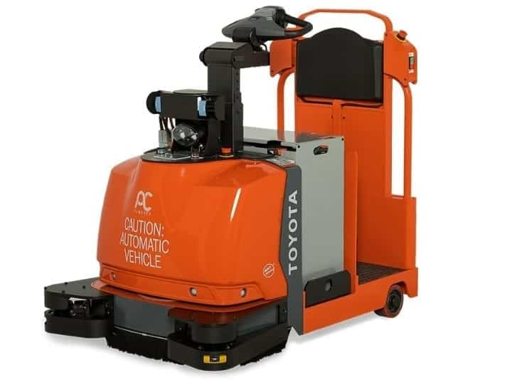 Core tow tractor