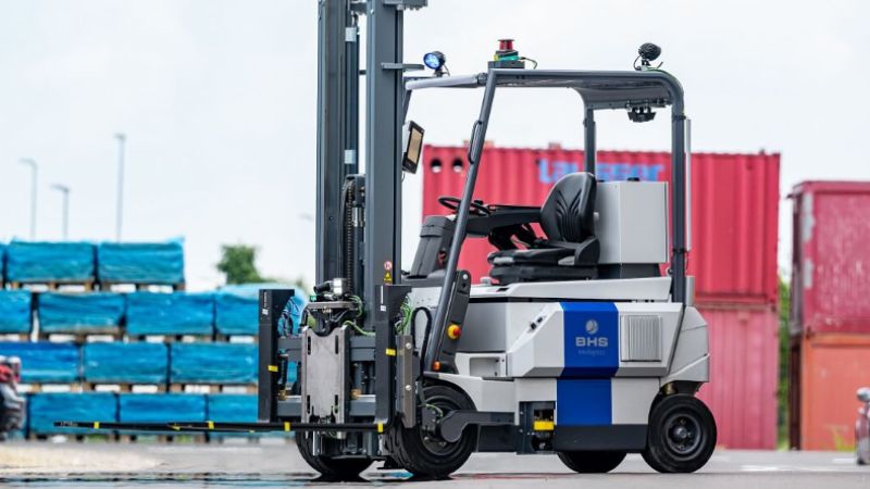 A hybrid forklift